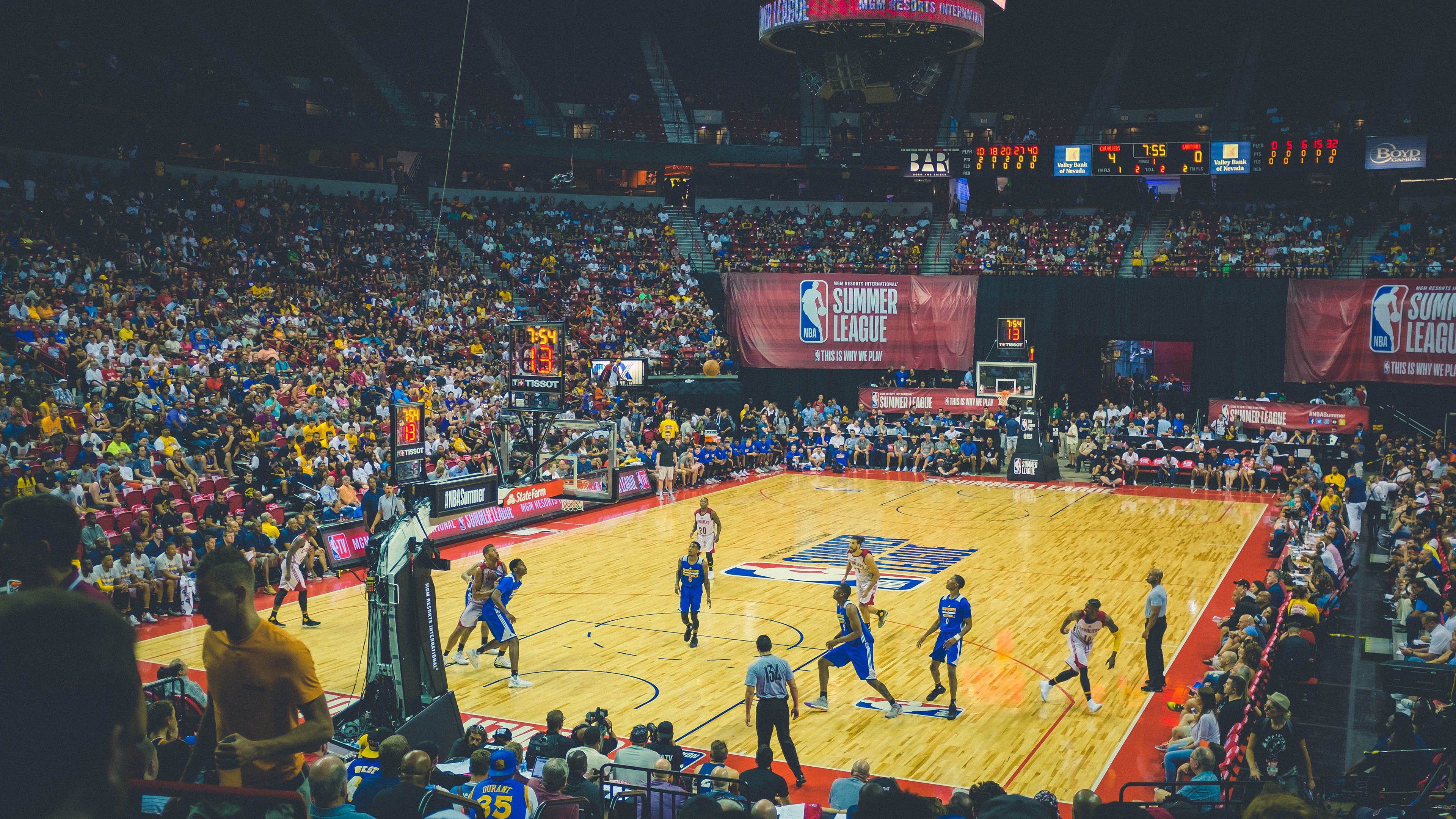 当伊布接管奥运关键战，利物浦逆转国米的暗影在球场游荡