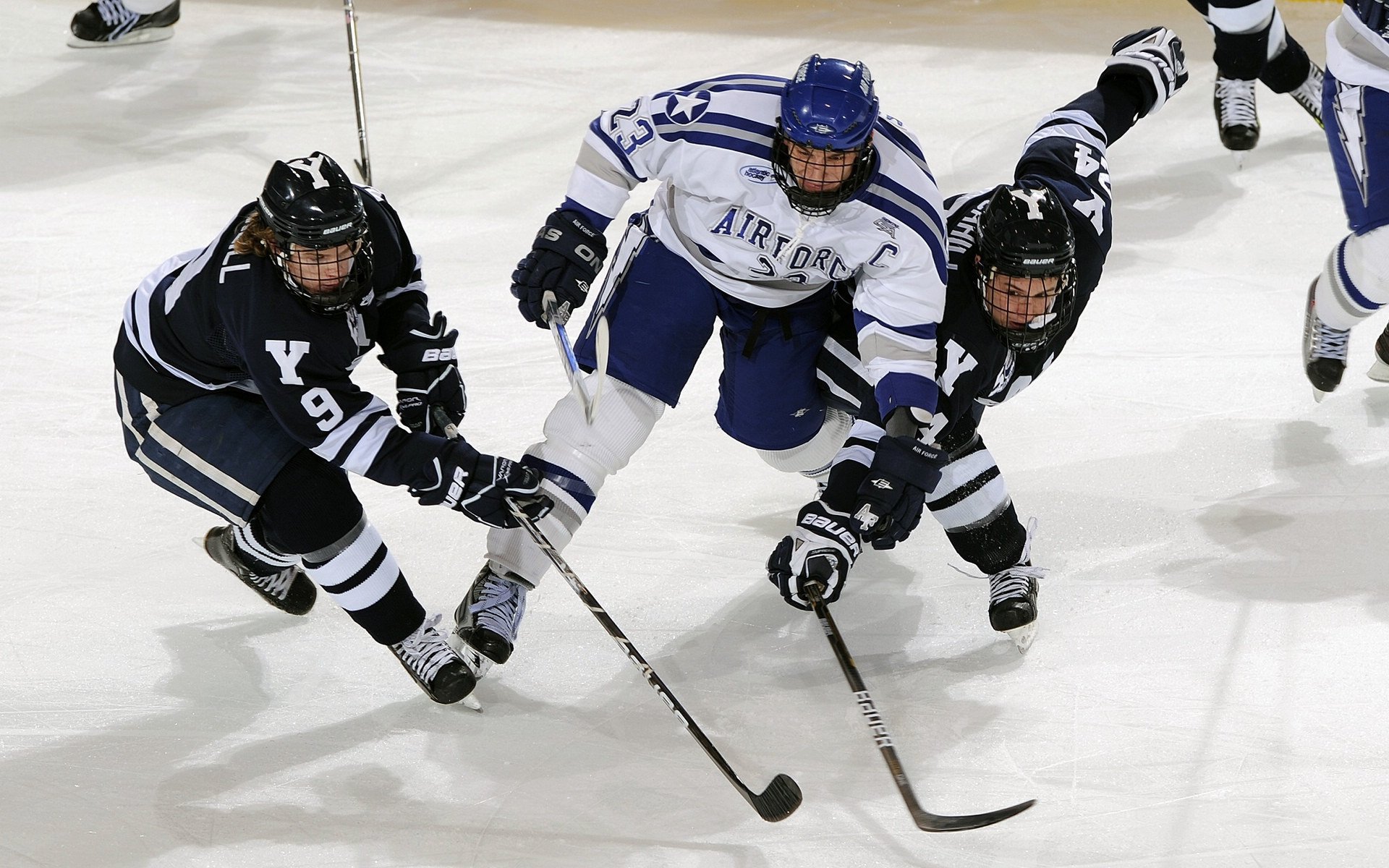 厄德高硬仗之王，智利击溃喀麦隆，当非主流改写足球叙事