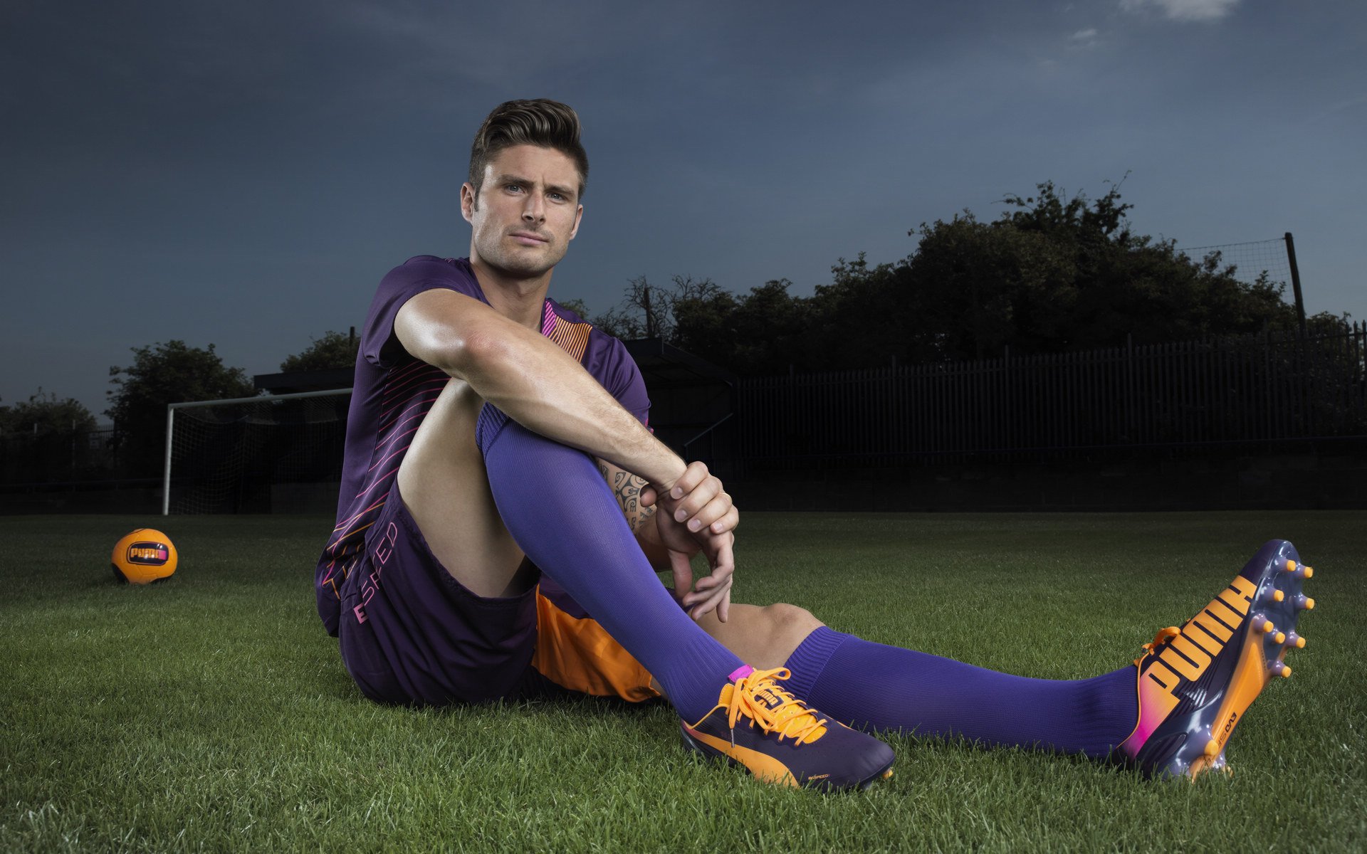 欧冠淘汰赛之夜，富安健洋，从边陲到圣殿的制胜者