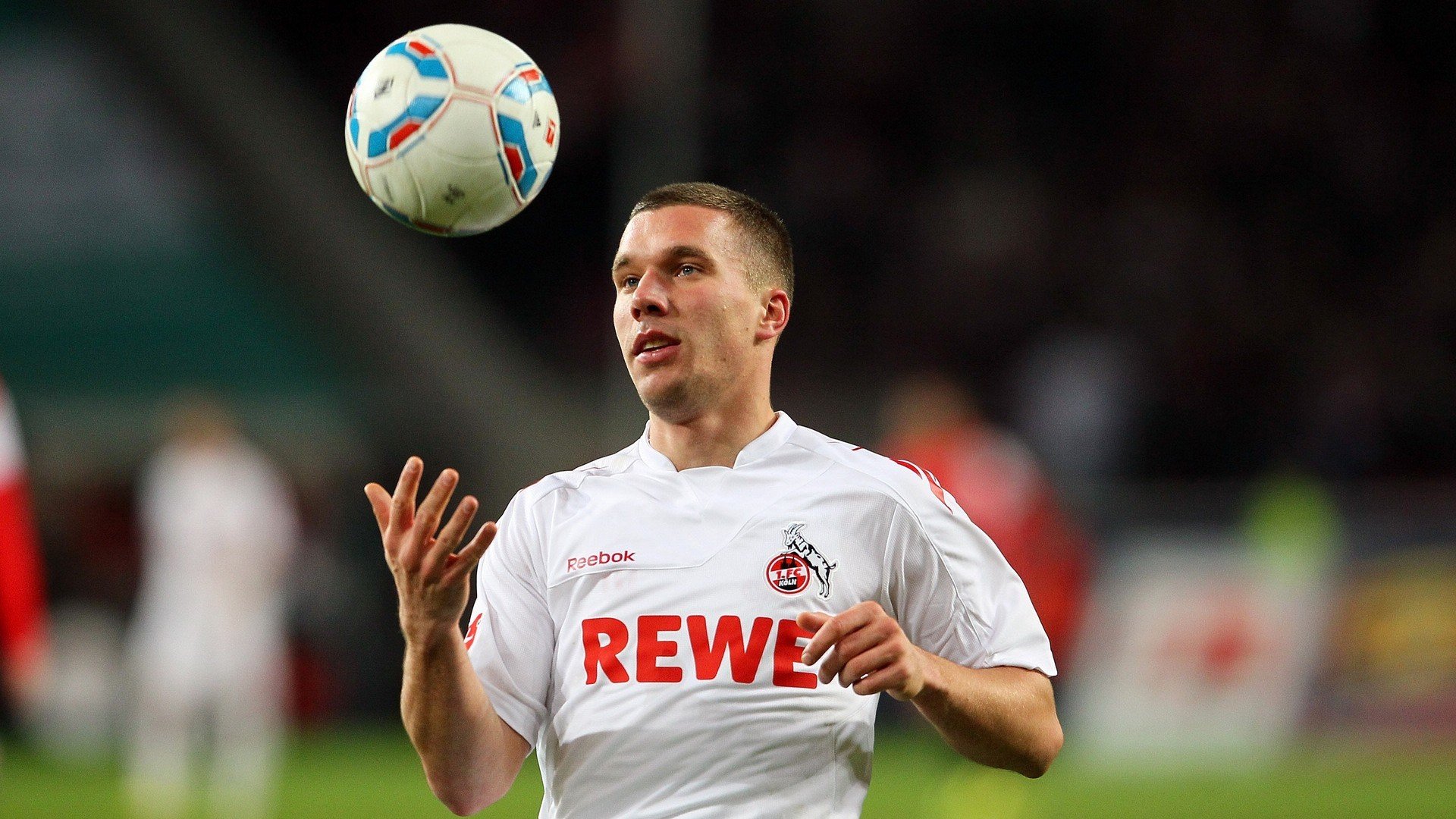 英超争冠焦点战,当奇才冲垮上海队,足球与篮球的平行宇宙